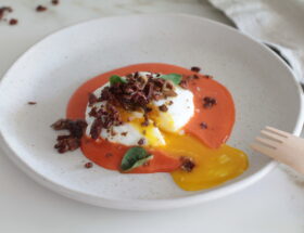 cucinare nelle nostre case. Non è utile sono per scaldare il latte o scongelare la cena all'ultimo minuto ma è un alleato versatile che può semplificare molte preparazioni culinarie.